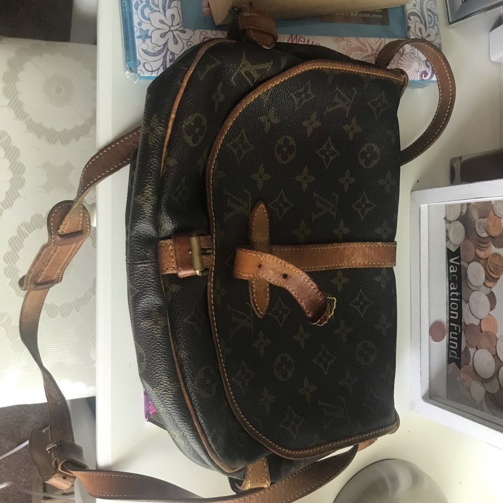 Louis Vuitton Saumur 30